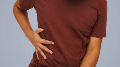 sağ kaburga altında ve sırtta ağrı