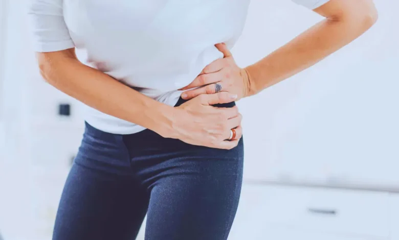 sol kalçaya bıçak saplanması gibi ağrı