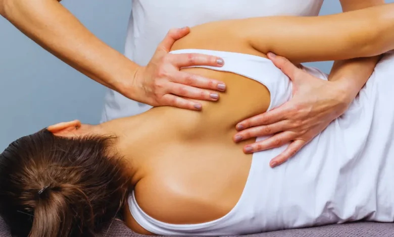 sağ kürek kemiği altında ağrı sebepleri