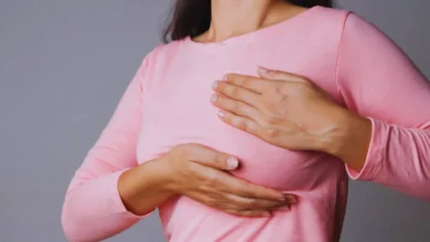 sol memede ve sırtta ağrı