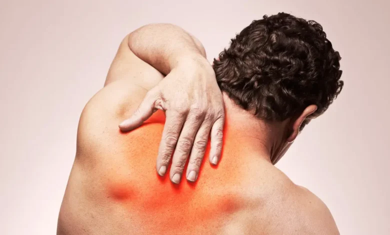 omuz ve sırt ağrıları için hangi doktora gidilir