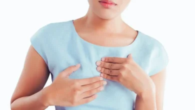 iki göğsümün ortasında ağrı